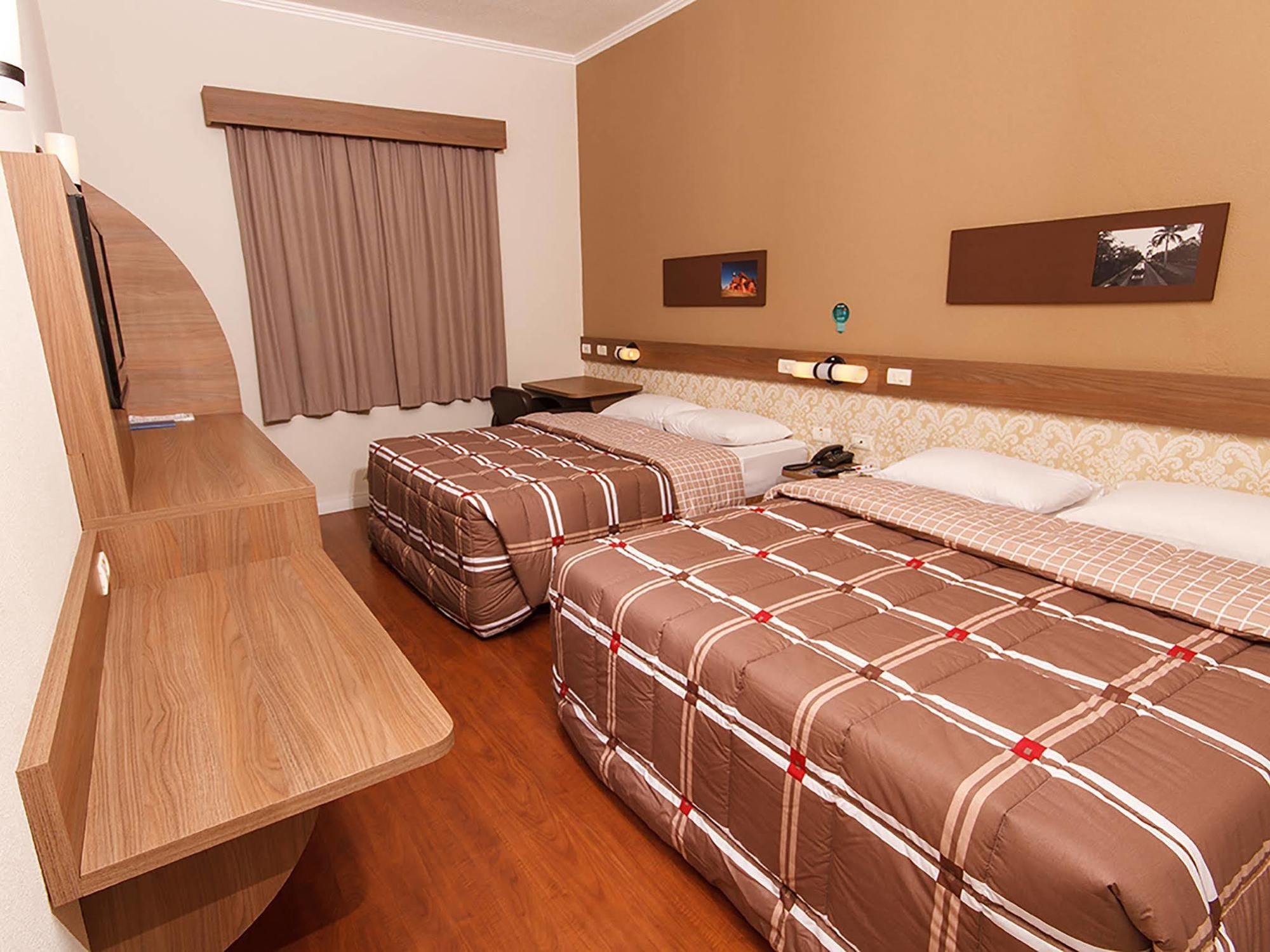Hotel 10 Itajai/Navegantes Екстериор снимка